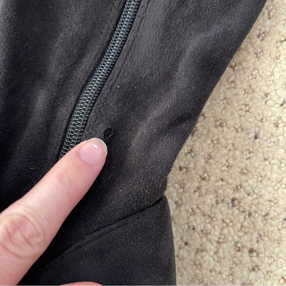 Tahari Danton Black Stretchy Faux Suede Boots Women Size 8 Knee High Soft career - Picture 6 of 12